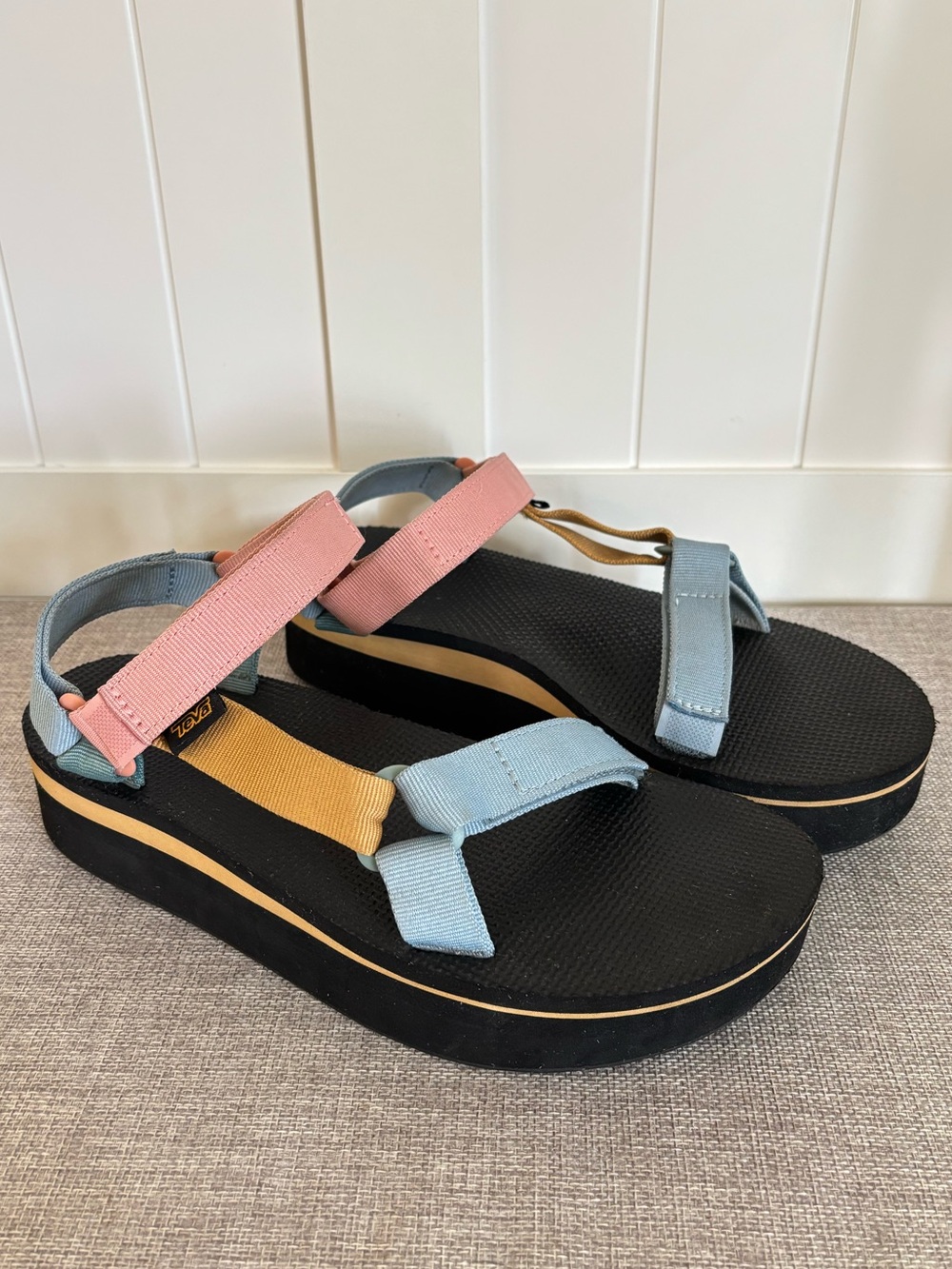 Teva Universal Flatform Colorblock Platform Sandals Multicolor Women’s 10
